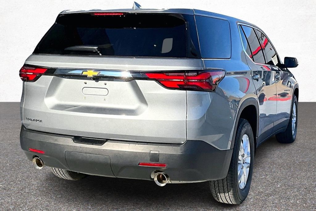 Used 2023 Chevrolet Traverse LS w/ Safety Package image 7