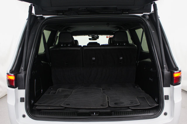 Used 2024 Jeep Wagoneer L Series II w/ Flexible Seating Group RWD image 11