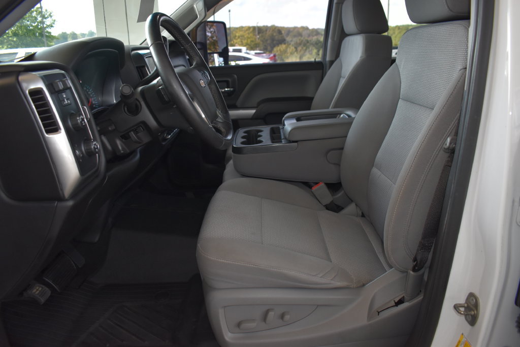 Used 2018 Chevrolet Silverado 1500 LT w/ All Star Edition AWD/4WD image 3
