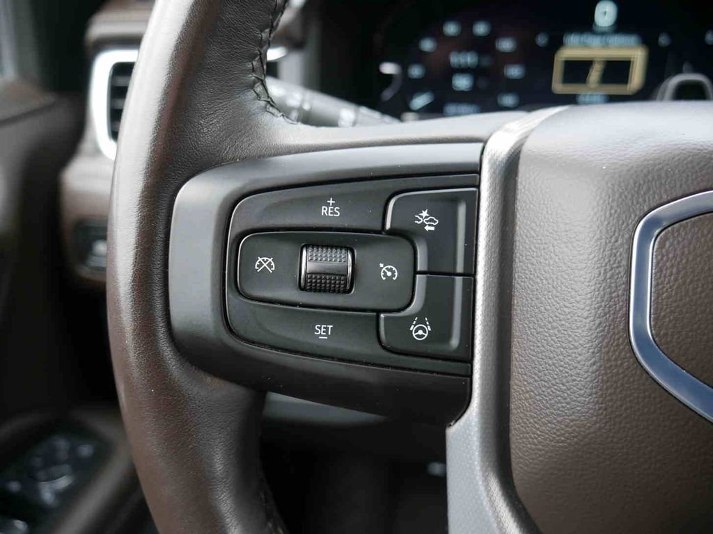 Used 2024 GMC Yukon XL Denali image 41