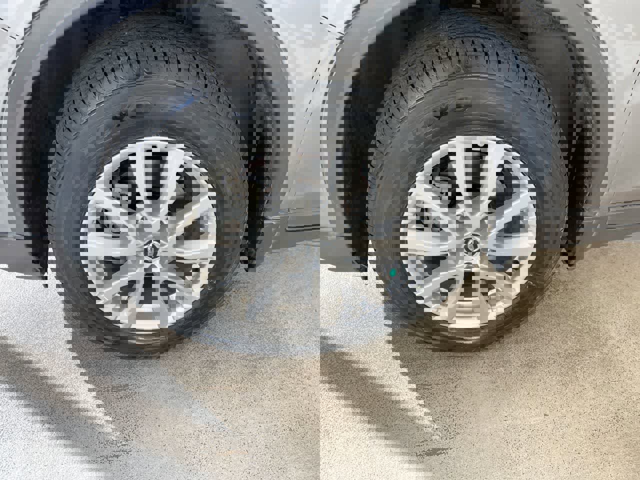 Used 2020 Nissan Rogue S w/ Special Edition Package image 12