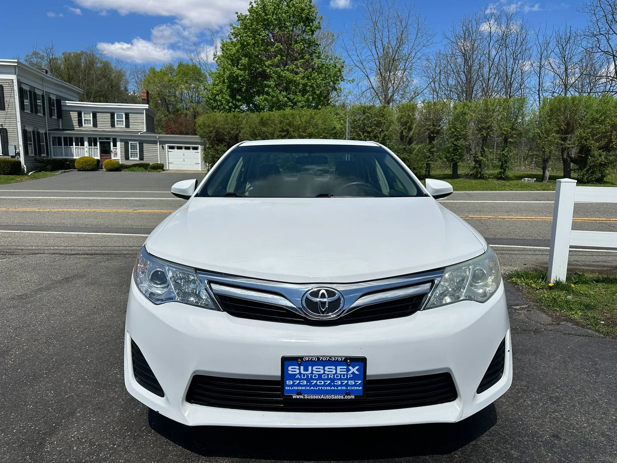 Used 2013 Toyota Camry LE FWD image 2