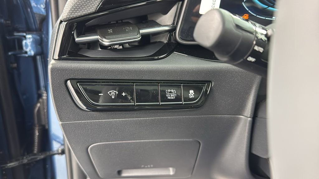 New 2025 Kia Niro EX Touring image 31