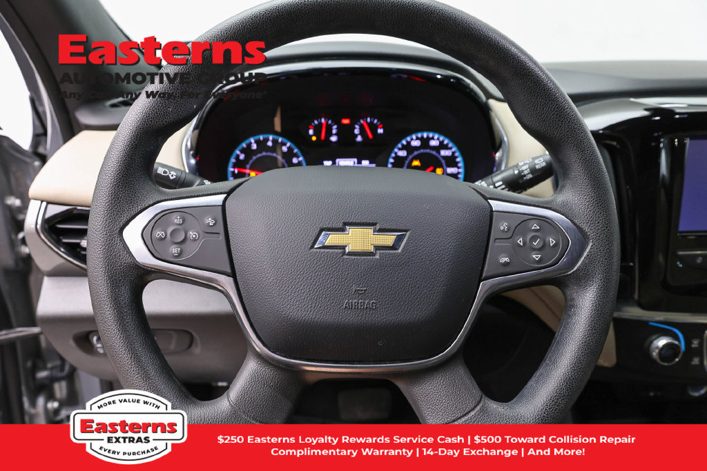 Used 2023 Chevrolet Traverse LS FWD image 11
