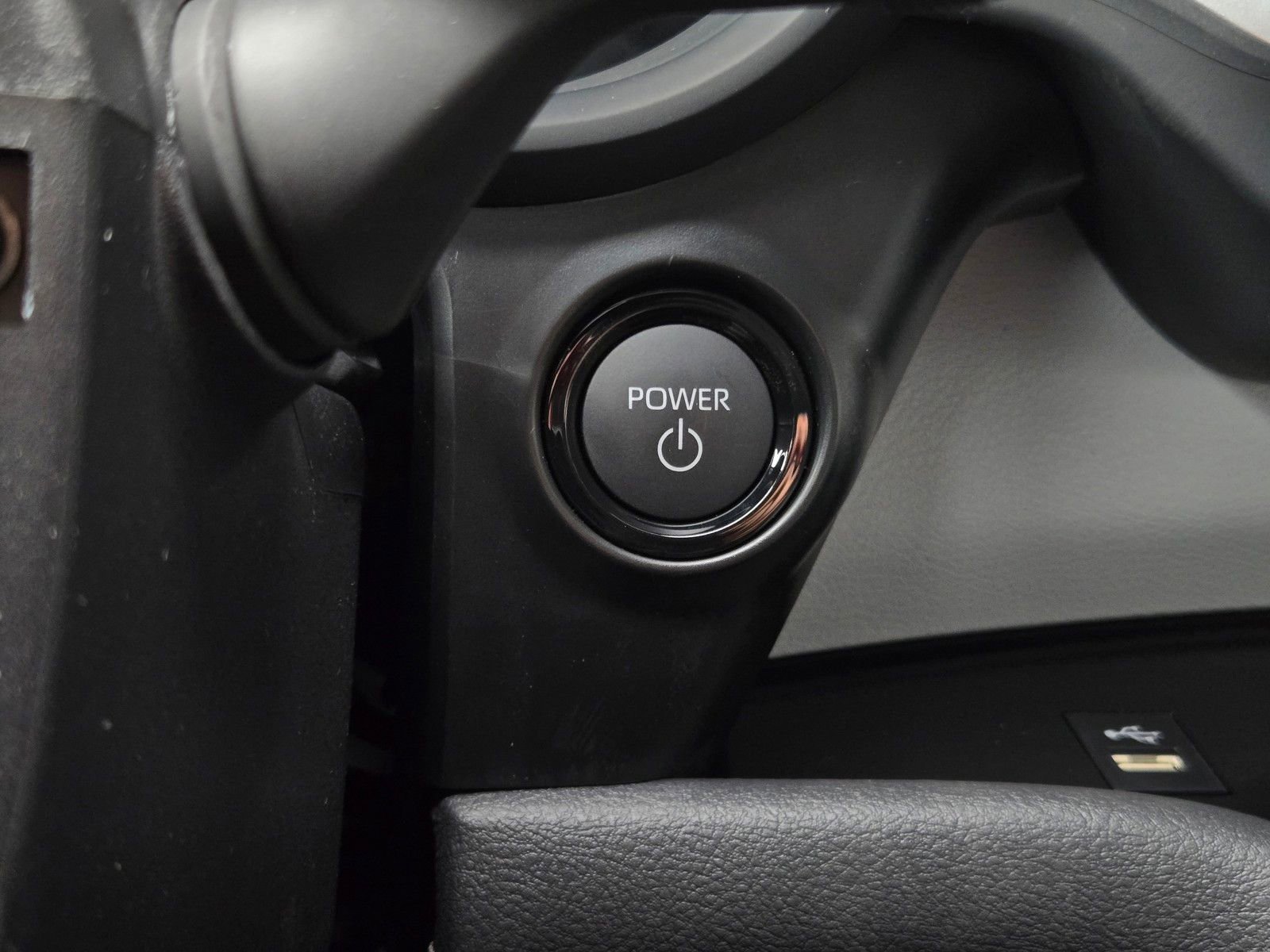 Certified 2026 Toyota Sienna XLE image 19