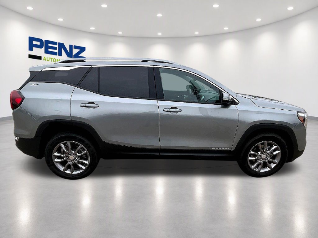 Used 2023 GMC Terrain SLT AWD/4WD image 11