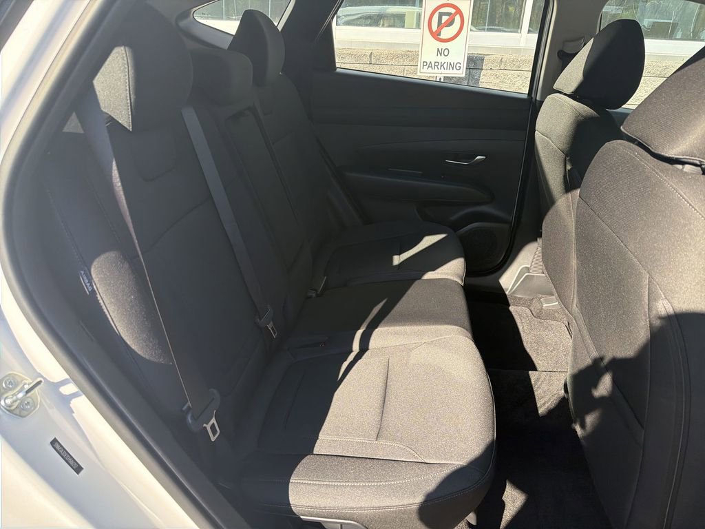 Used 2025 Hyundai Tucson SE image 25