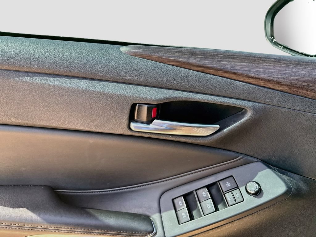 Used 2022 Toyota Avalon XLE FWD image 9