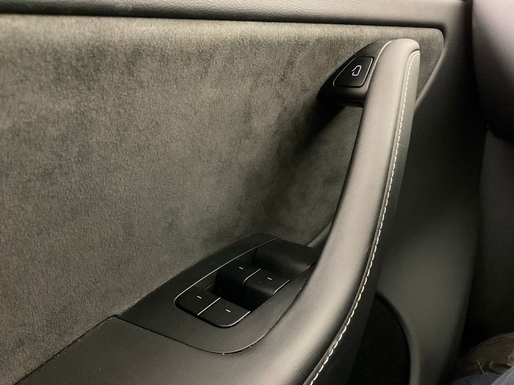 Used 2025 Tesla Model Y Performance AWD/4WD image 20