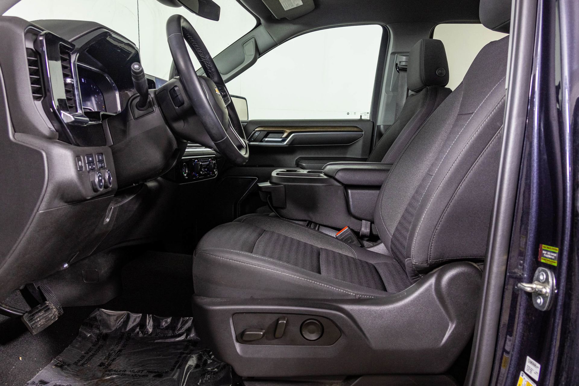 Used 2023 Chevrolet Silverado 1500 LT image 23