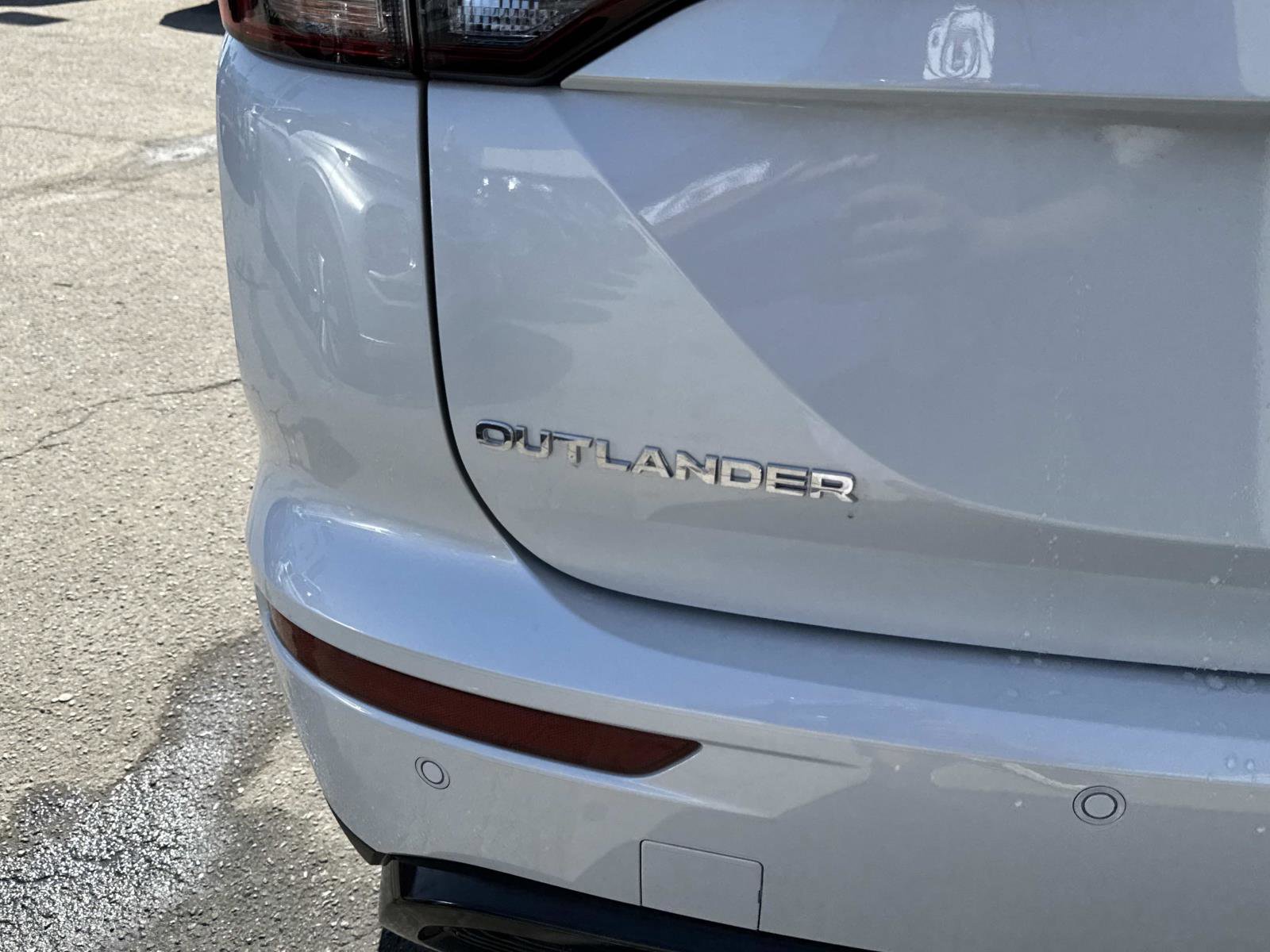 New 2025 Mitsubishi Outlander SEL image 5