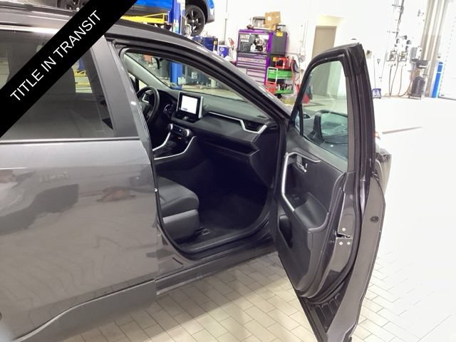 Used 2025 Toyota RAV4 XLE AWD/4WD image 11