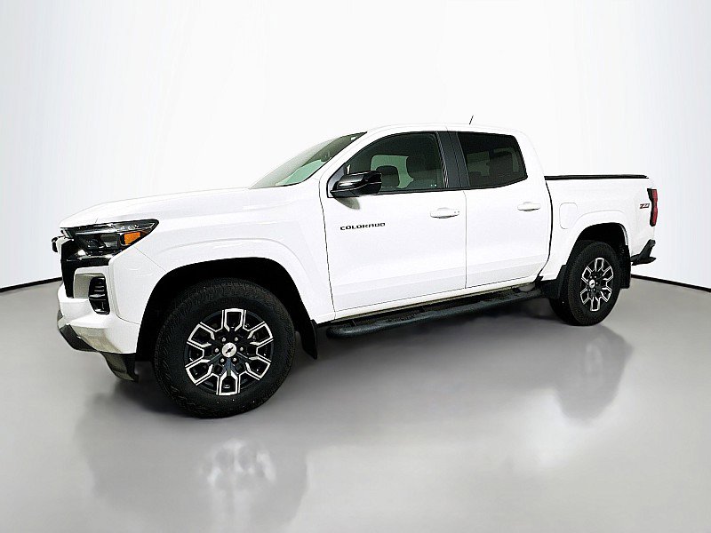 Used 2023 Chevrolet Colorado Z71 w/ Z71 Convenience Package 2 image 3