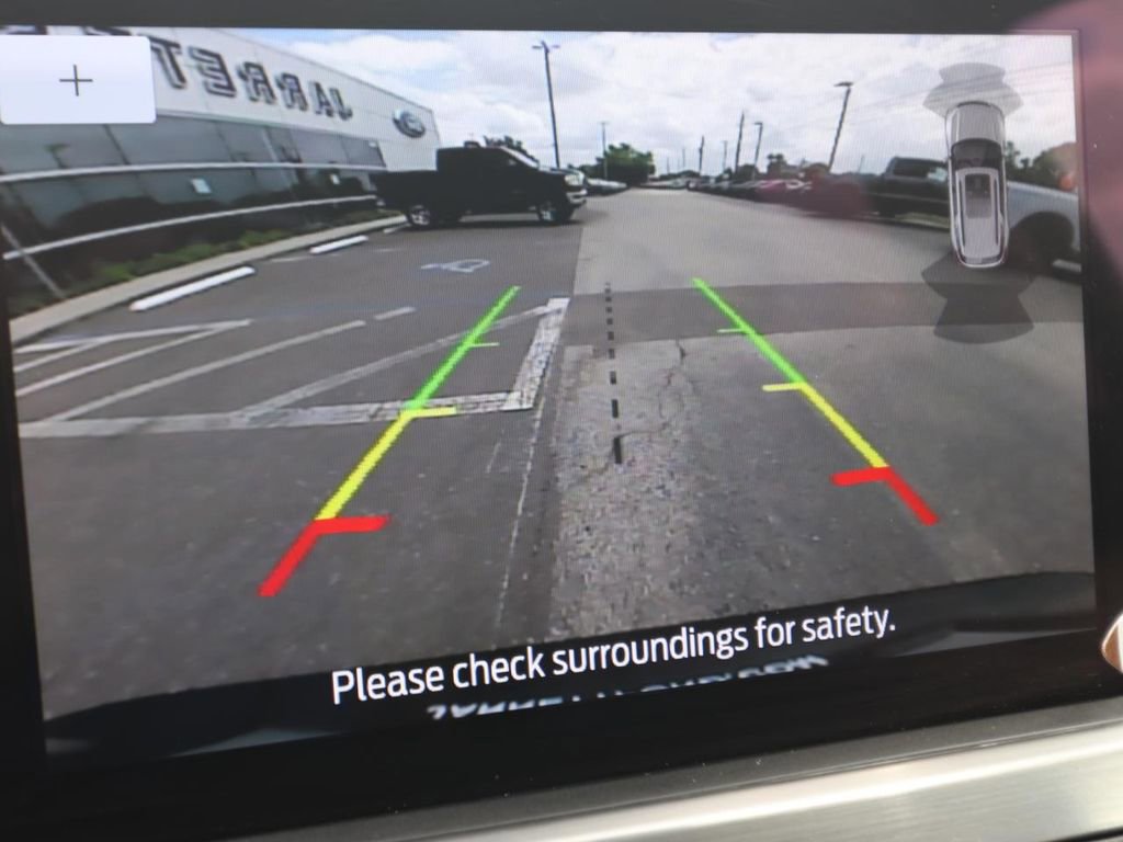 Used 2022 Ford Escape Titanium image 4