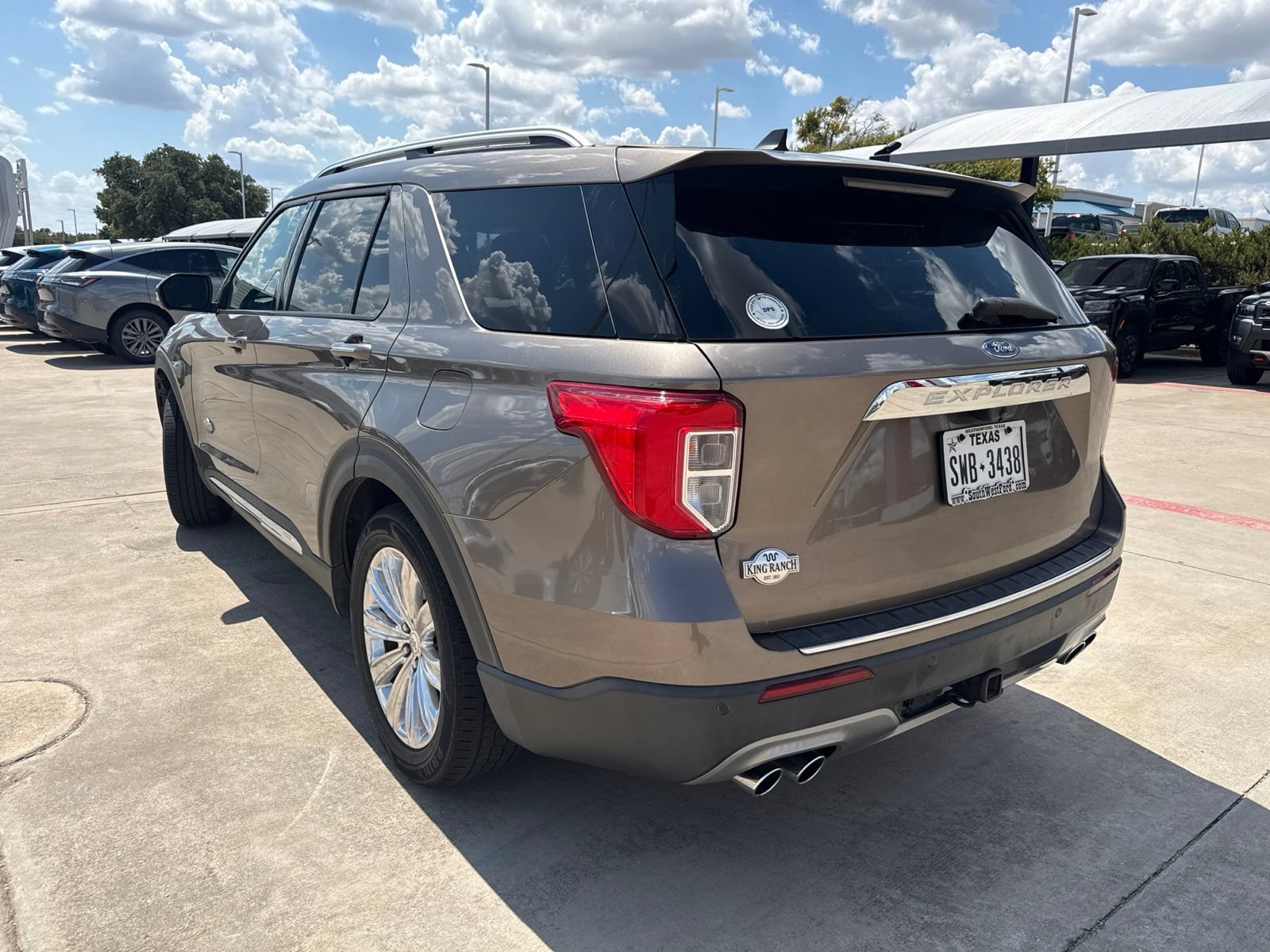 Used 2021 Ford Explorer King Ranch w/ Premium Technology Package RWD image 7