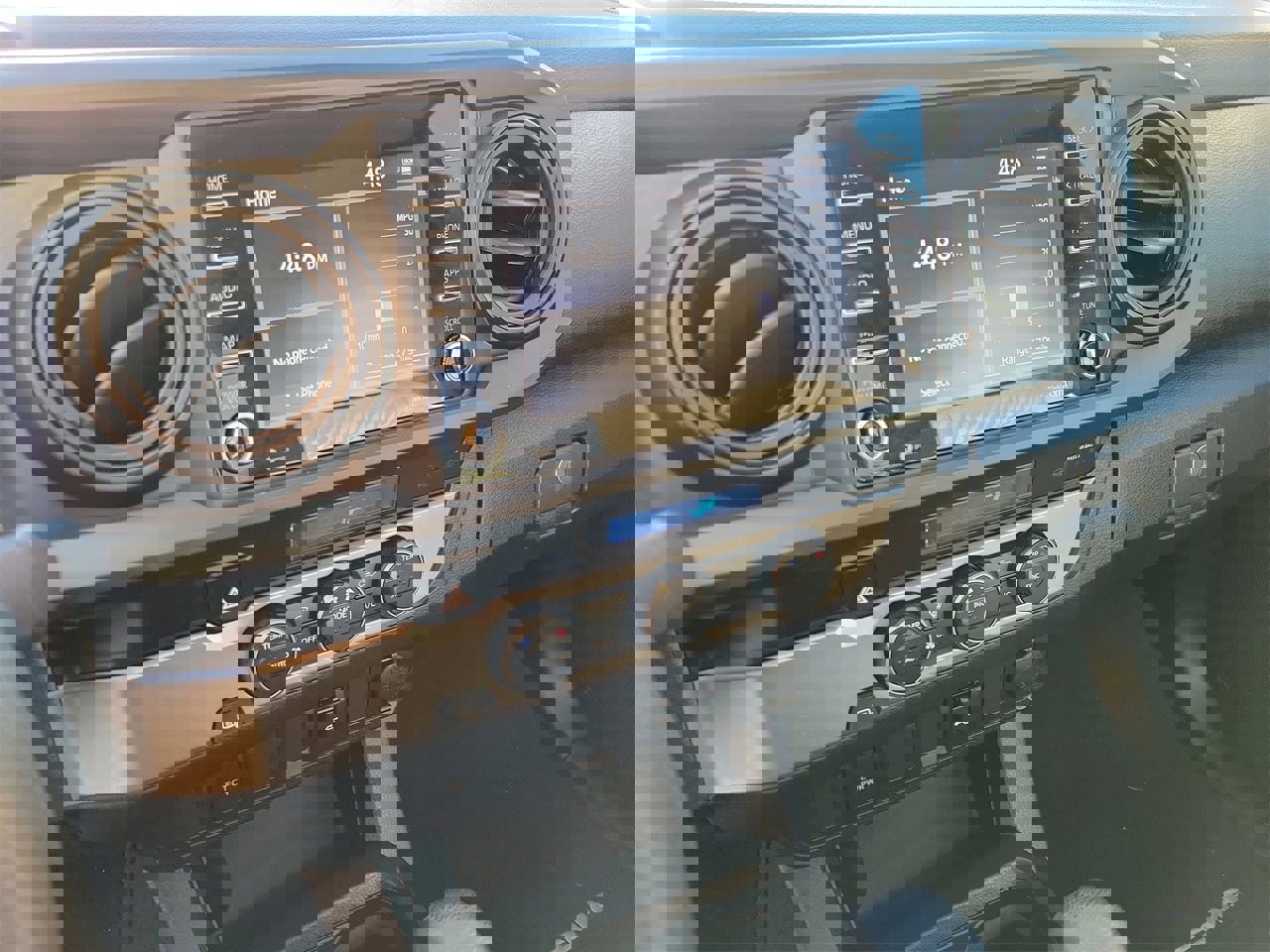 Used 2022 Toyota Tacoma SR image 19