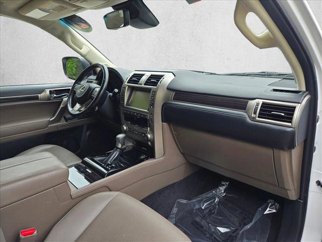 Used 2021 Lexus GX 460 w/ Accessory Package image 19
