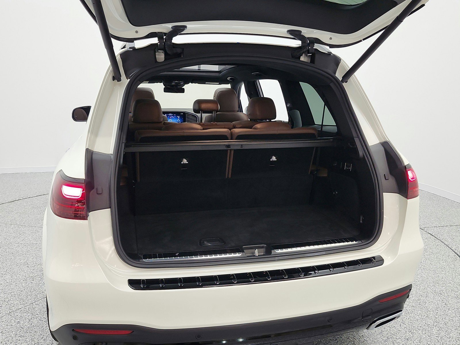 Used 2024 Mercedes-Benz GLS 450 4MATIC image 21