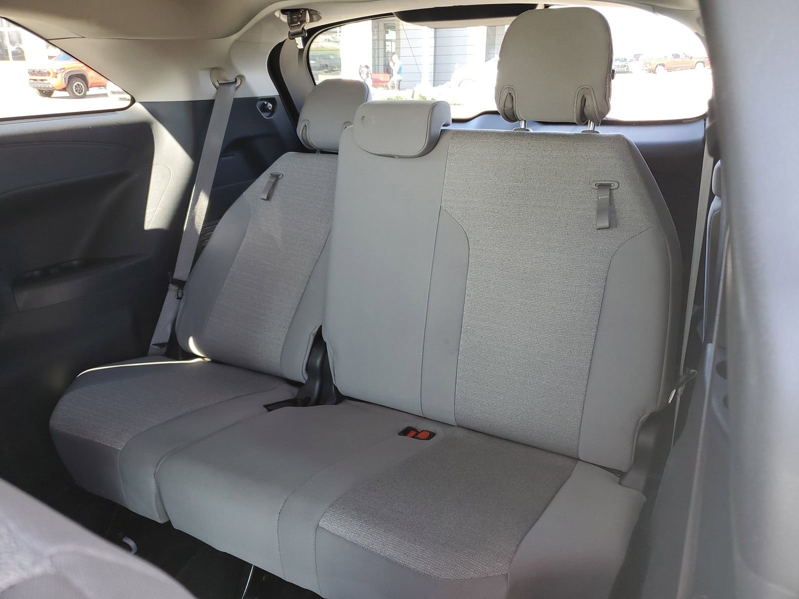 Certified 2025 Toyota Sienna LE image 13