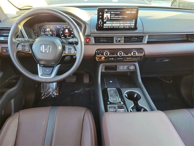 Certified 2025 Honda Pilot Elite image 11