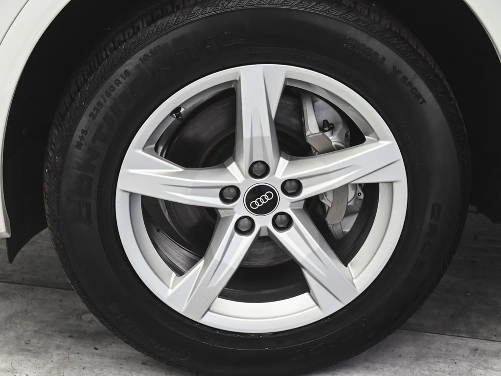 Used 2023 Audi Q5 2.0T Premium w/ Convenience Package image 7