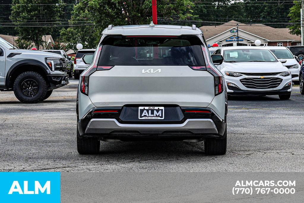 Used 2024 Kia EV9 Land AWD/4WD image 12