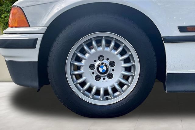 Used 1995 BMW 325i Convertible RWD image 31