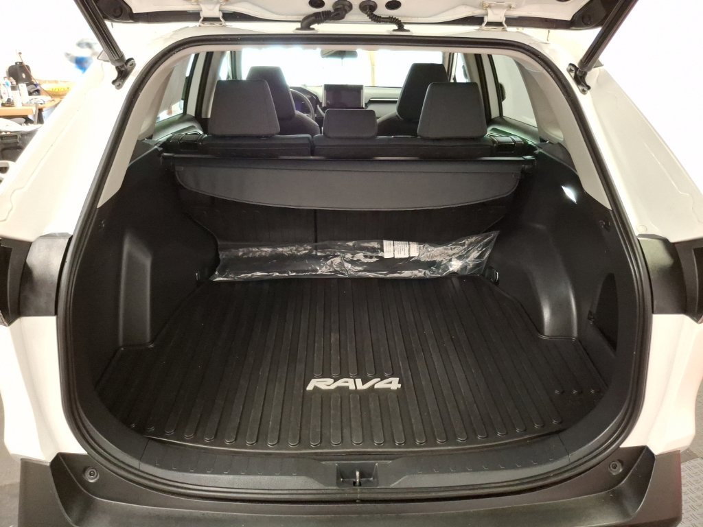 Used 2023 Toyota RAV4 XLE w/ Convenience Package AWD/4WD image 11