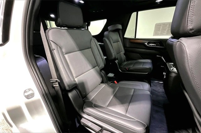 Used 2025 GMC Yukon Denali w/ Sun & Power Step Package image 25