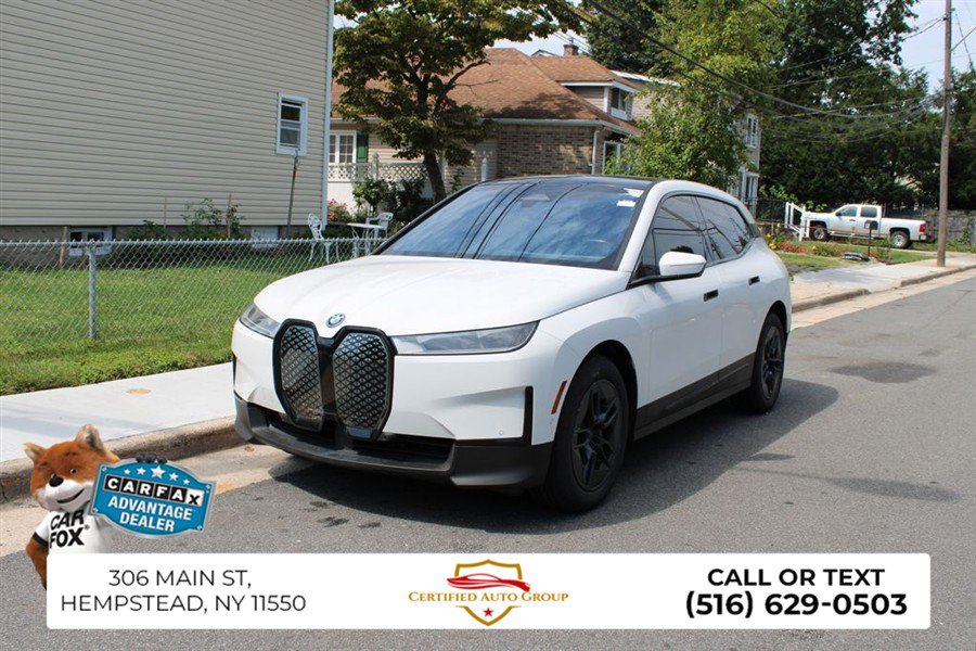 Used 2023 BMW iX xDrive50 AWD/4WD image 2