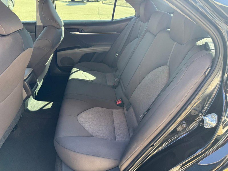 Used 2021 Toyota Camry LE FWD image 11