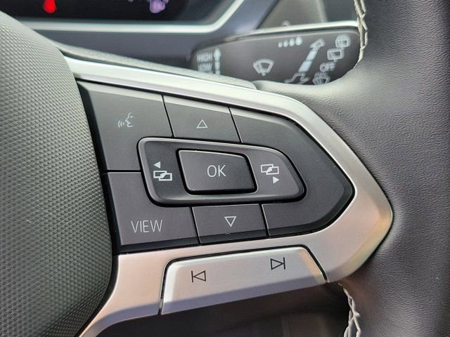 Certified 2024 Volkswagen Tiguan SE FWD image 28