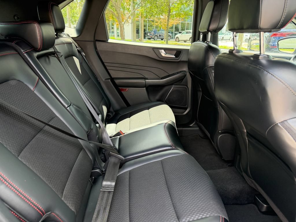 Used 2025 Ford Escape ST-Line w/ Equipment Group 301A FWD image 8