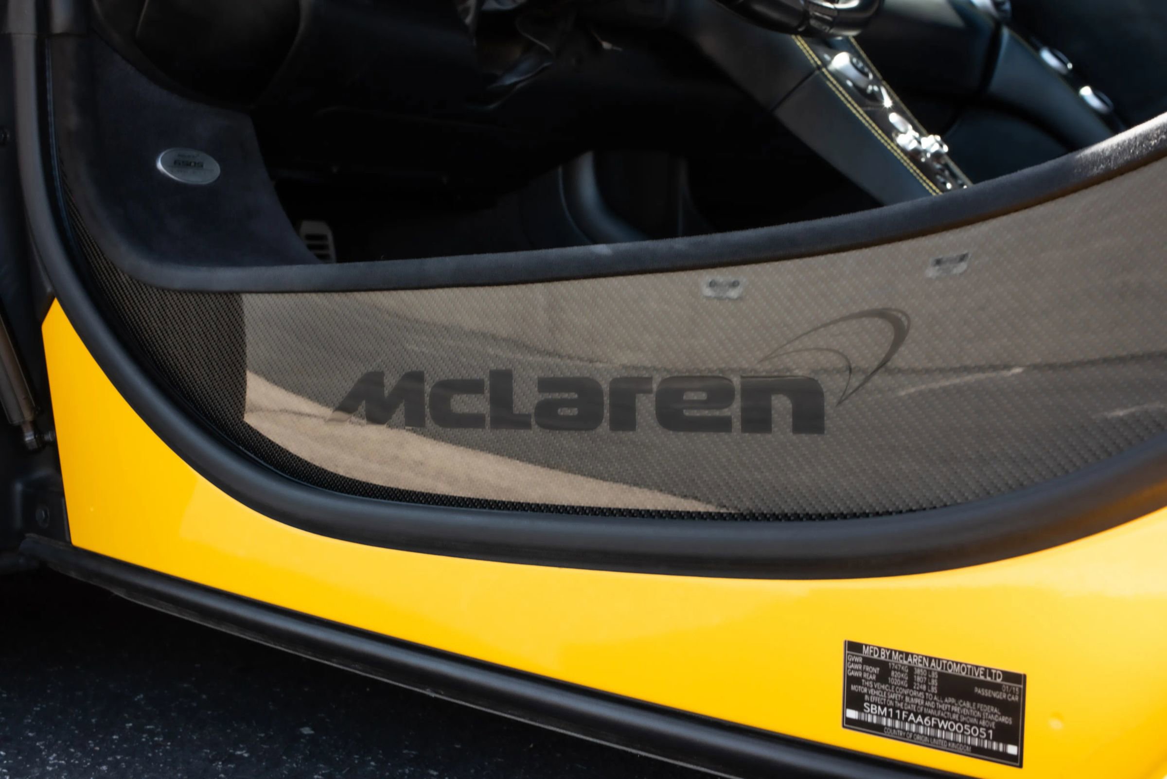 Used 2015 McLaren 650S Spider image 18