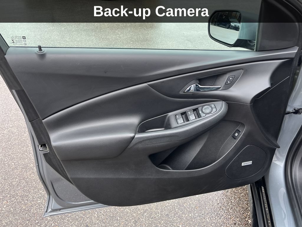 Used 2018 Chevrolet Volt Premier w/ Driver Confidence Package FWD image 13