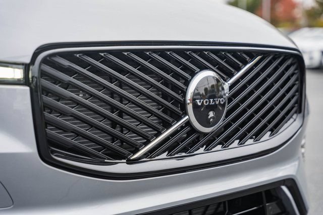 Used 2026 Volvo XC60 B5 Plus w/ Protection Package Premier AWD/4WD image 11