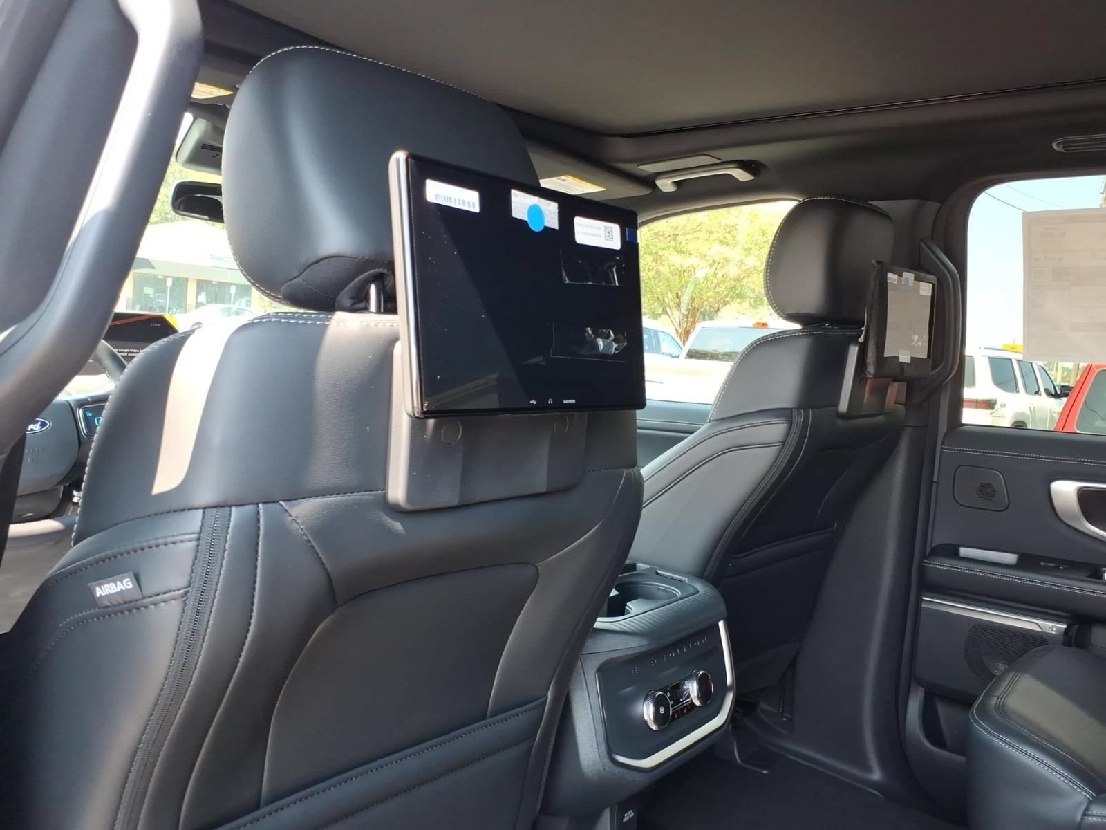 New 2027 Ford Expedition Max Platinum w/ Stealth Appearance Package RWD image 13