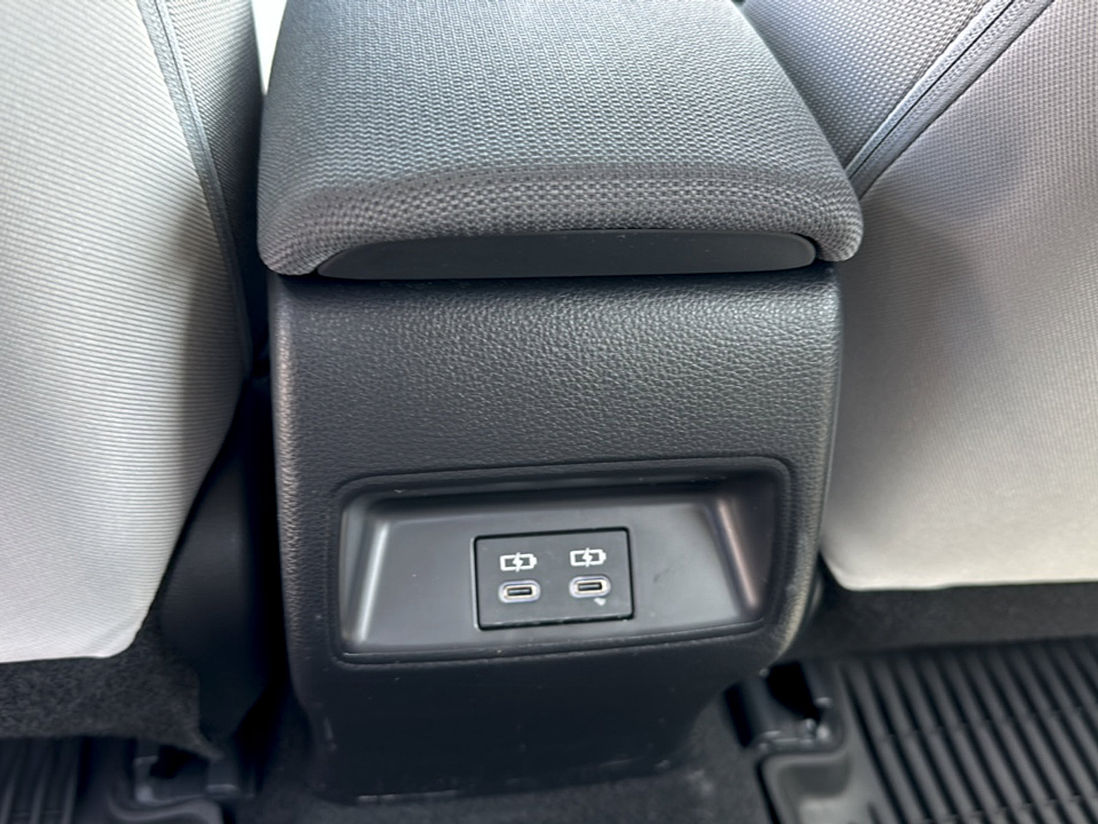 Used 2025 Toyota Corolla LE FWD image 18