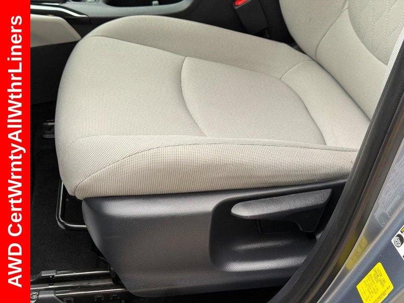 Used 2024 Toyota Corolla Cross L AWD/4WD image 25