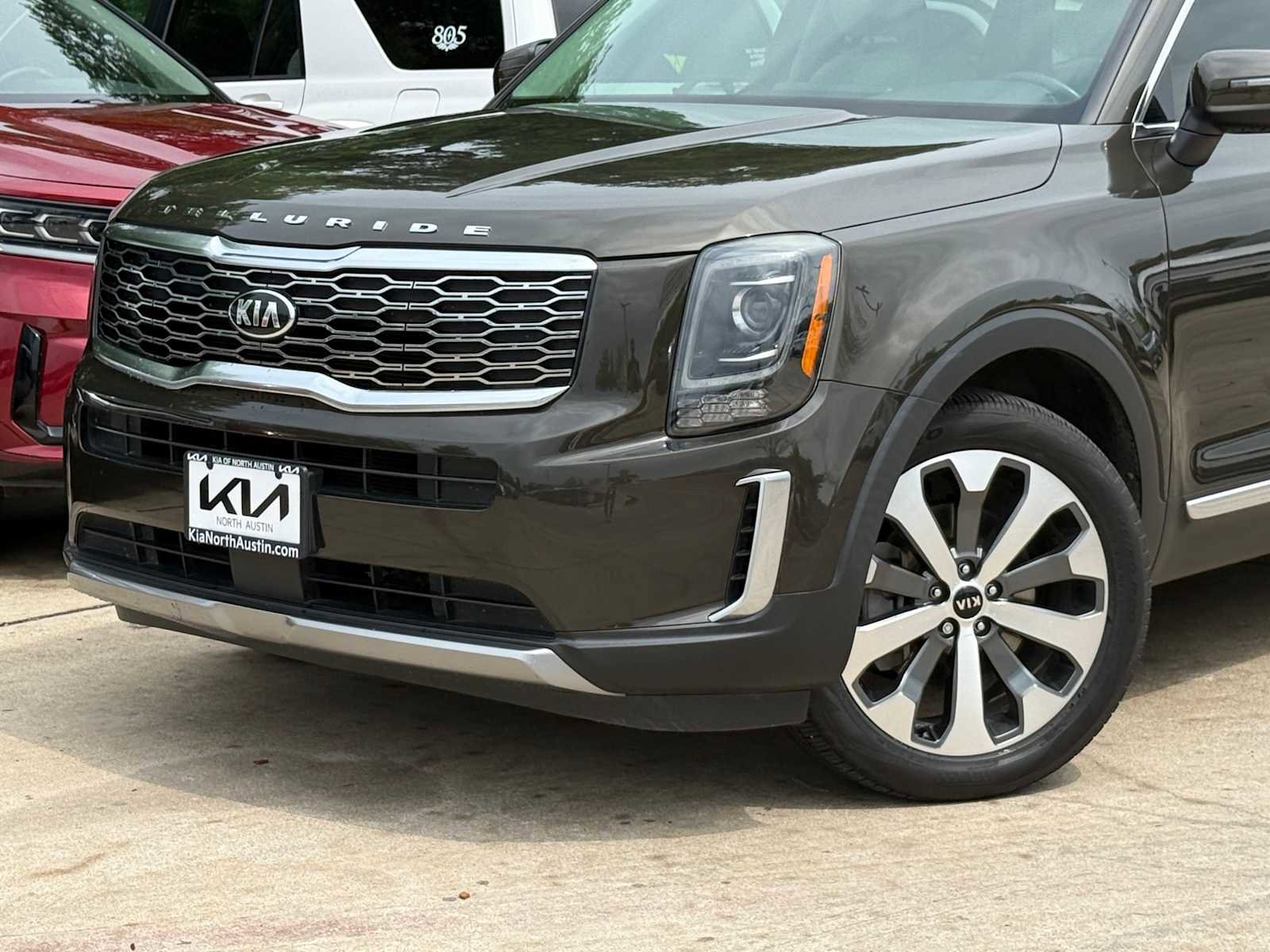 Used 2020 Kia Telluride EX w/ EX Premium Package image 2