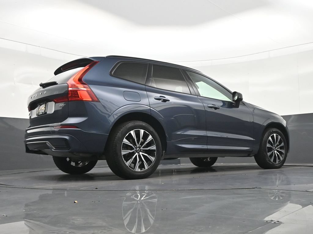 Certified 2024 Volvo XC60 B5 Core w/ Protection Package Premier AWD/4WD image 29