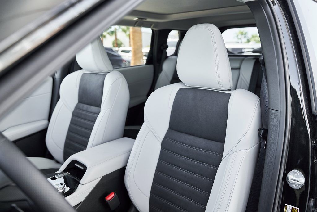 Used 2025 Mitsubishi Outlander SE FWD image 30