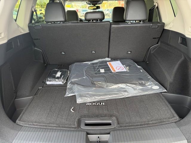 New 2026 Nissan Rogue Platinum w/ Tech Package AWD/4WD image 9