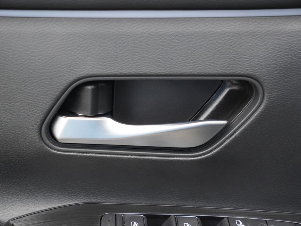 New 2026 Nissan Kicks SR FWD image 8