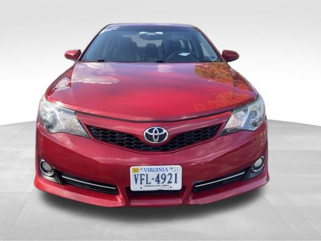 Used 2014 Toyota Camry SE w/ Leather Package FWD image 5