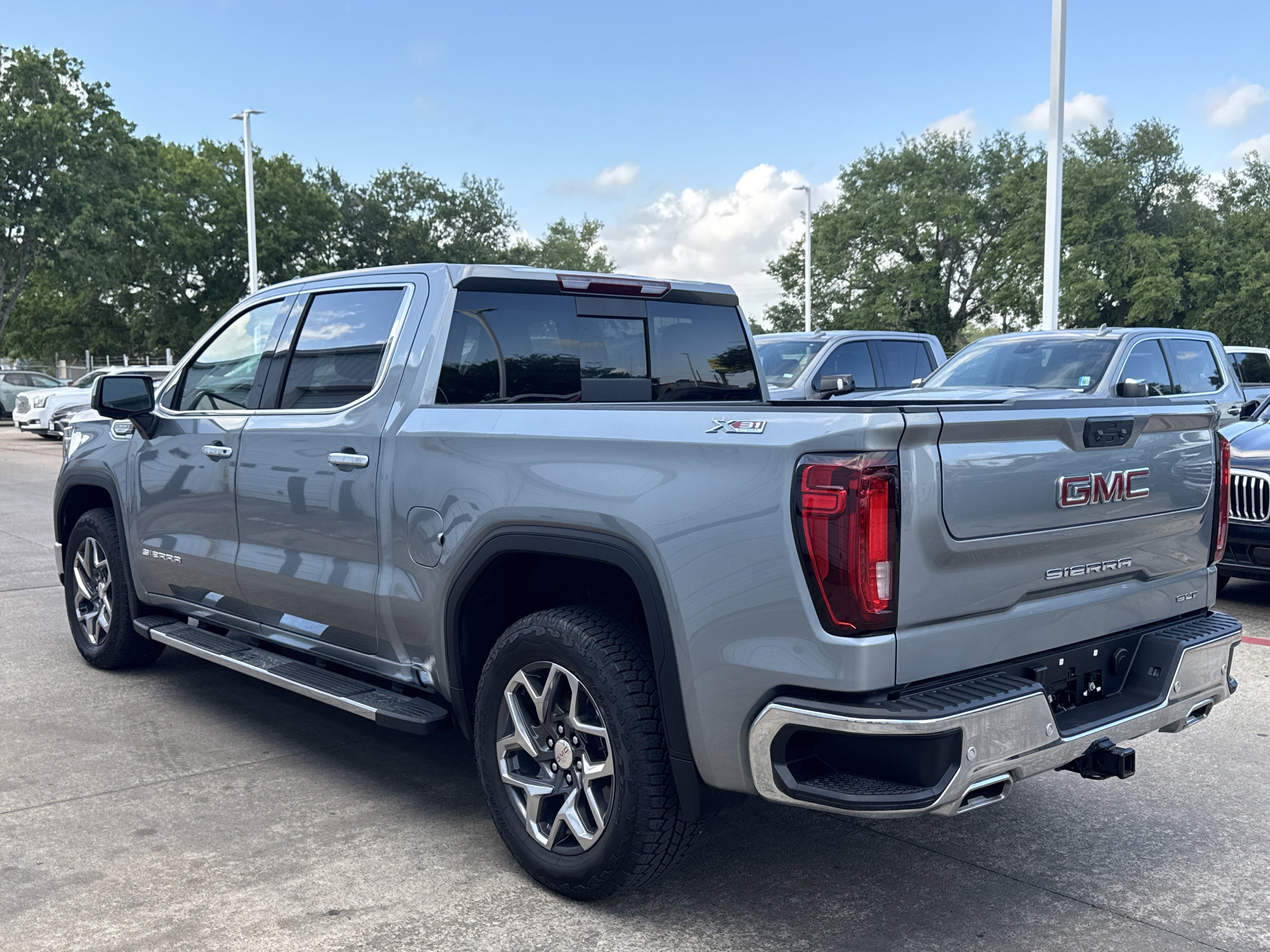 Used 2025 GMC Sierra 1500 SLT image 10