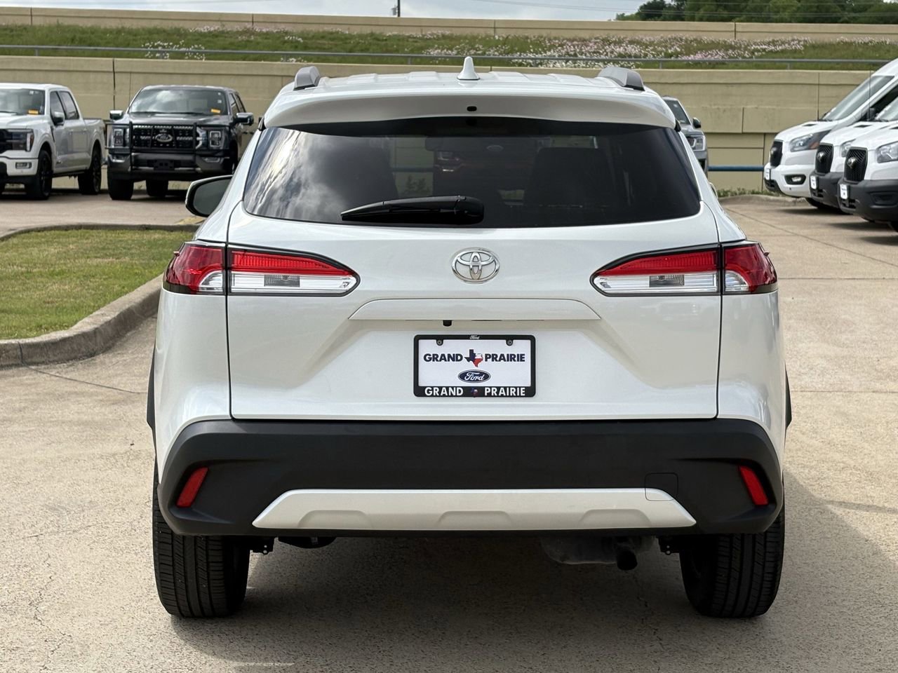 Used 2022 Toyota Corolla Cross LE image 7