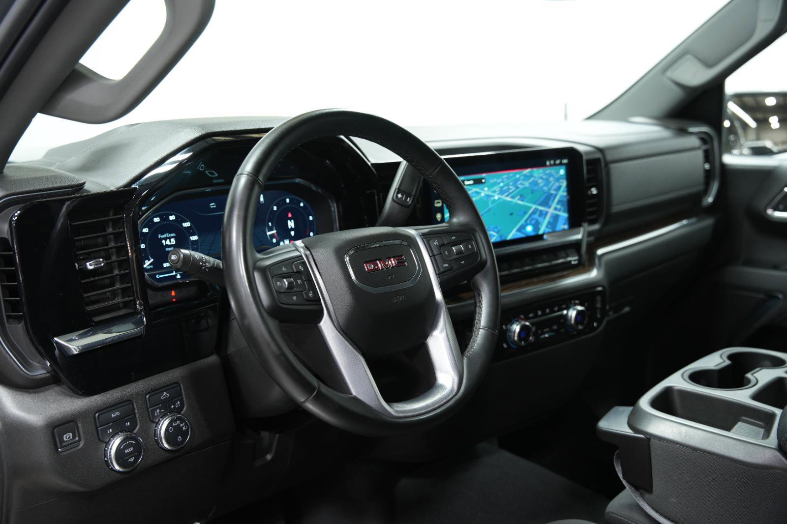 Used 2023 GMC Sierra 1500 SLE w/ Preferred Package image 26