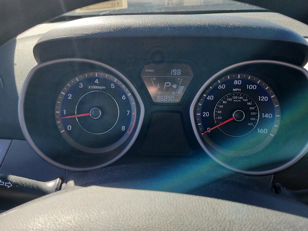 Used 2015 Hyundai Elantra SE image 16