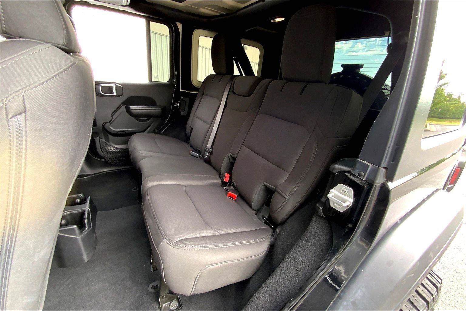 Used 2021 Jeep Wrangler Unlimited Sport AWD/4WD image 22